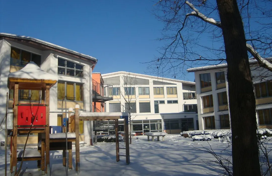 Hi Munich Park Youth Hostel-1