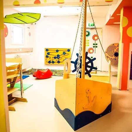 Hi Munich Park Youth Hostel-2